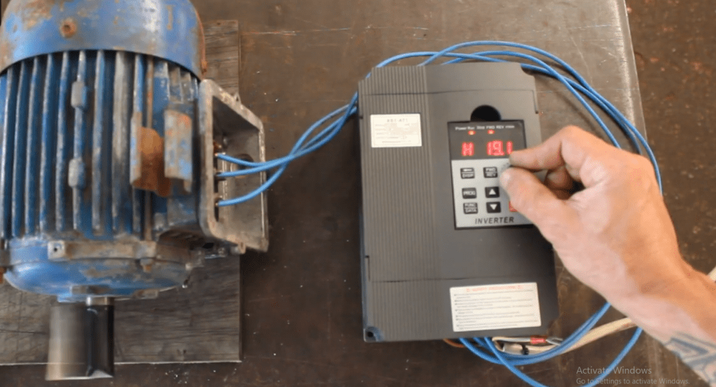 ویژگی های یک اینورتر خوب کدامند؟